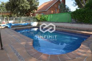 La vida que mereces: Chalet con porche, patio, piscina y mucho más... Vivir bien es vivir aquí. photo 0