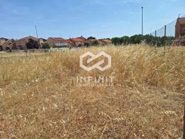 Invierte en tu futuro: parcela de 364 m² con terreno llano y mil posibilidades en Villanueva de la Torre photo 0