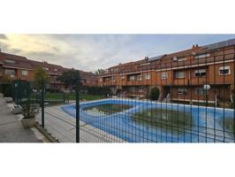 Piso en venta en Zona Club Deportivo Galapagar-Los Almendros photo 0