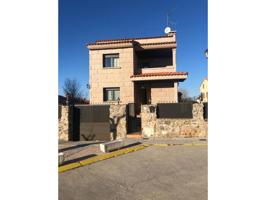 Chalet en venta en Palazuelos de Eresma photo 0
