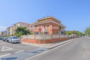 Acogedor Adosado en Segur de Calafell: Tu Refugio Ideal photo 0