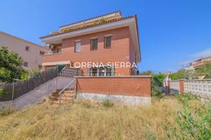 Acogedor Adosado en Segur de Calafell: Tu Refugio Ideal photo 0