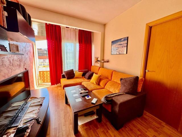 Super bien situado en Foneria con Mare de Deu de POrt, piso completamente reformado UNICO en zona con 92 metros construi photo 0