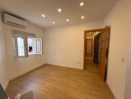 Bonito piso recién reformado en planta baja, situado en calle Cervantes del barrio de Pubilla Cases de L'Hospitalet de L photo 0