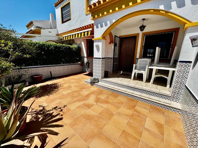 SE VENDE CHALET ADOSADO EN TORRE DE LA HORADADA photo 0