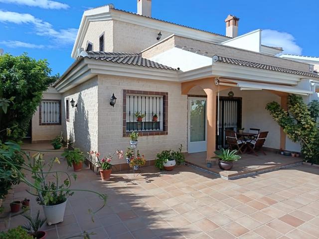 SE VENDE CHALET ADOSADO SEMI ESQUINA EN TORRE DE LA HORADADA photo 0