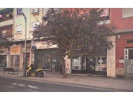 Local comercial en alquiler en la Avda. Salvador Minguijón 56 photo 0