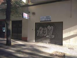 Local en calle Lapuyade, barrio de San José. Junto al parque Pigantelli, local perfecto para transformar en vivienda photo 0