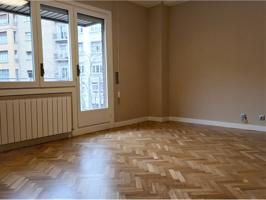 Apartamento exclusivo en la zona centro reformado, en el centro comercial y financiero de la ciudad photo 0