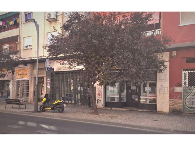 Local comercial en alquiler en la Avda. Salvador Minguijón 56 photo 0