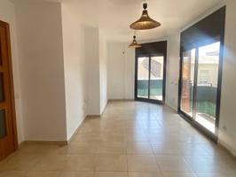Venta de un piso en Canovelles photo 0