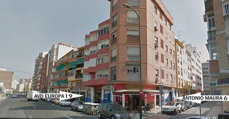 Local En venta en Dos hermanas photo 0