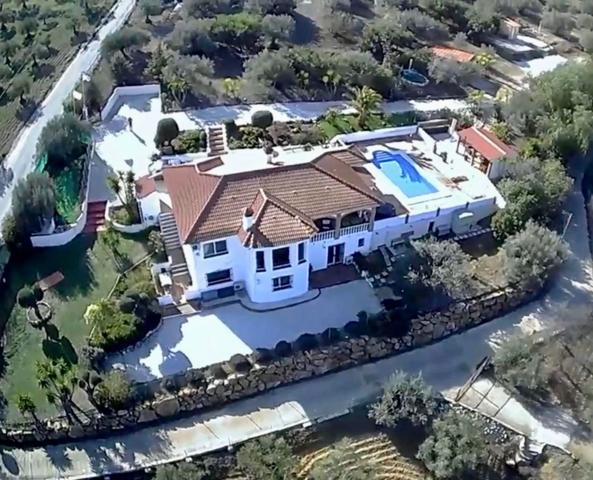 Villa En venta en Álora photo 0