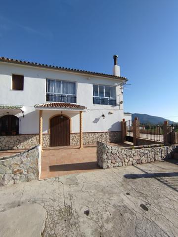Local En venta en Yunquera photo 0