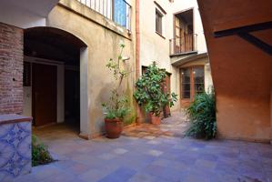 Casa en Mataró Centro con Espacio y muchas posibilidades photo 0
