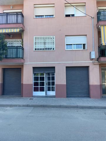 ¡Oportunidad Única! Local Comercial de 99 m2 con Entrada para Vehículo photo 0