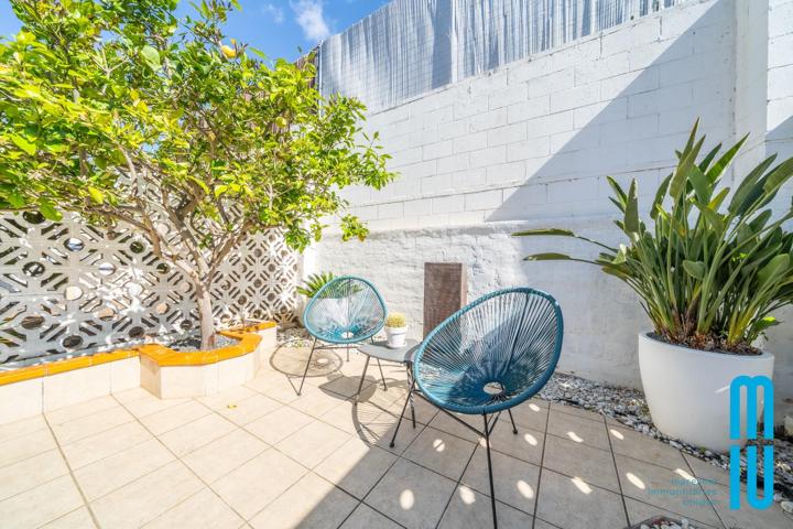 ¡Descubre esta fantástica casa pareada de tres plantas, perfecta para toda la familia! photo 0