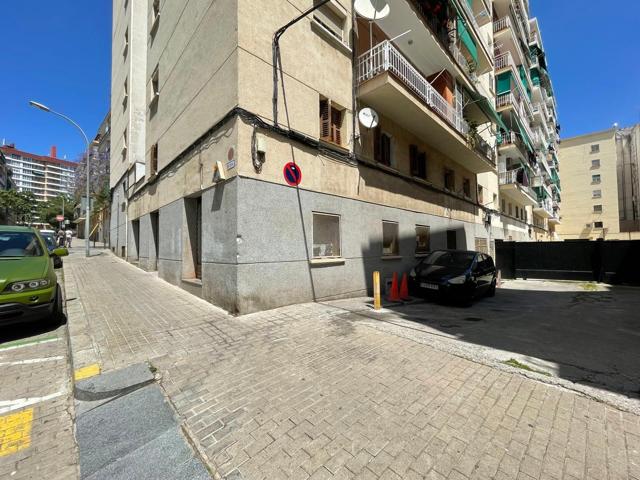 Local esquinero en venta photo 0