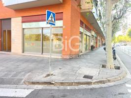 Local Comercial en Alquiler en Escorxador, Mataró photo 0