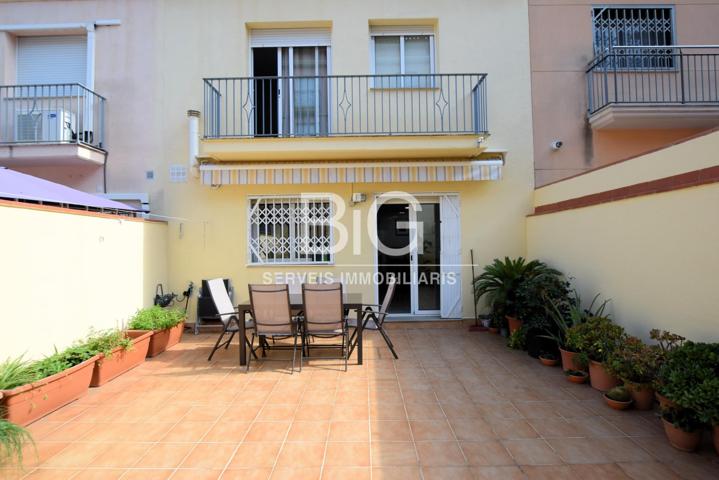 Amplia Casa en el Corazón de Argentona: Tu Nuevo Hogar te espera photo 0