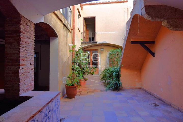 Casa en Mataró Centro con Espacio y muchas posibilidades photo 0