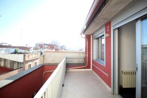 Encantador ÁTICO DUPLEX en el Corazón de Mataró: Tu Nuevo Hogar Te Espera photo 0