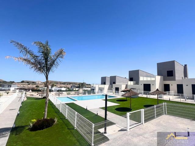 Unifamiliar Pareada En venta en Avenida Mundo, Altaona Golf, Baños Y Mendigo photo 0