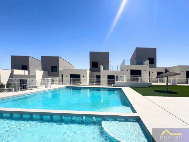 Unifamiliar Pareada En venta en Avenida Mundo, Altaona Golf, Baños Y Mendigo photo 0