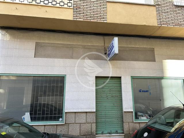 Local comercial en Linares de 103m². photo 0