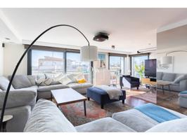 Increíble Triplex disponible con piscina privada por venta photo 0