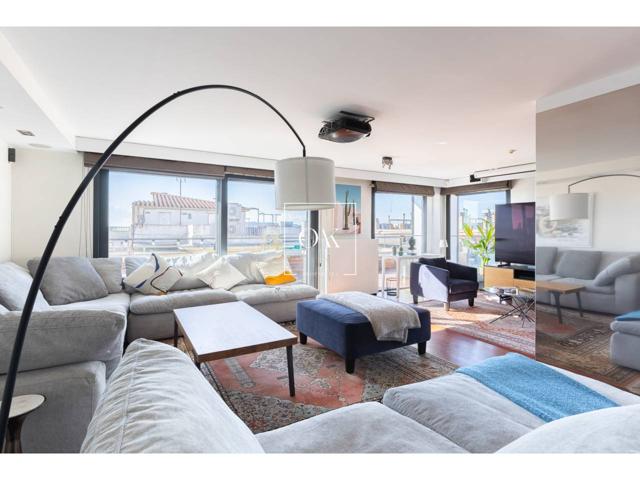 Increíble Triplex disponible con piscina privada por venta photo 0