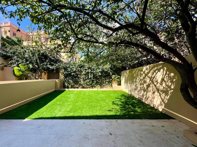 Piso en venta en El Poble-sec photo 0