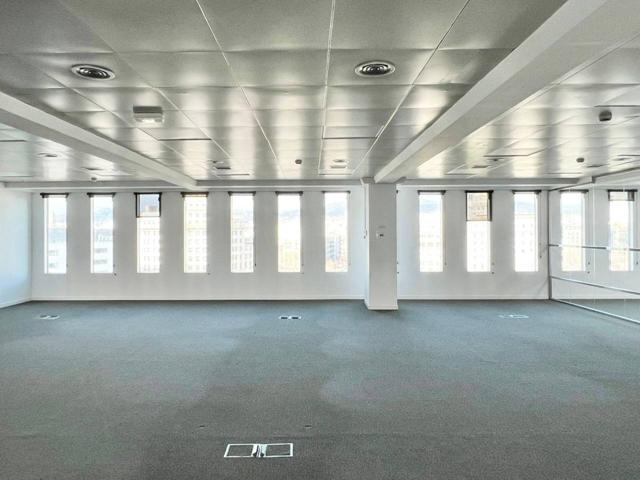 Oficina en alquiler en La Dreta de l'Eixample photo 0