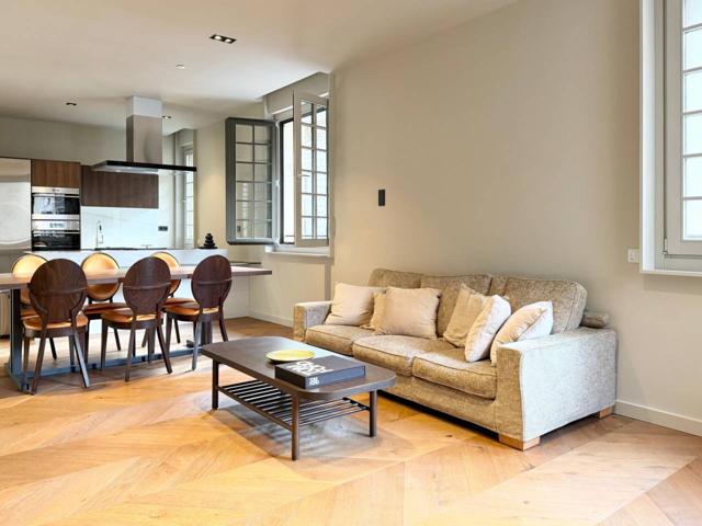 Renovado piso de dos dormitorios en Via Laietana está actualmente disponible para la venta. photo 0