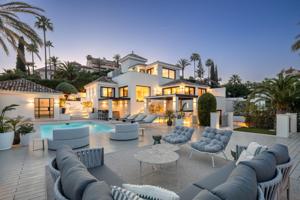 Casa - Chalet en venta en Marbella de 239 m2 photo 0