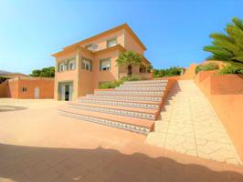 Villa En venta en Calp photo 0