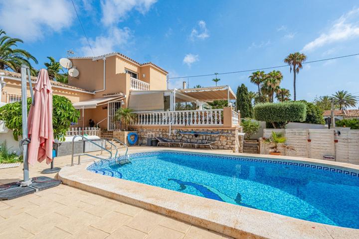 Villa En venta en Calp photo 0