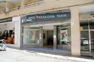 Local En venta en Calp photo 0