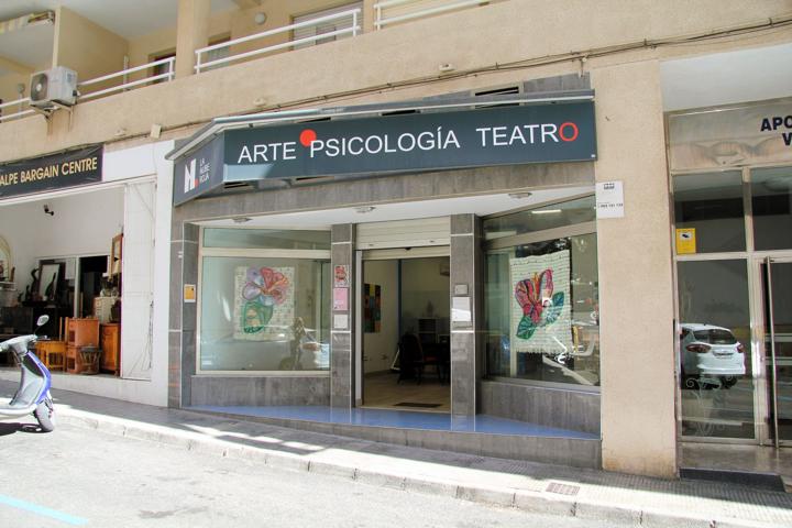 Local En venta en Calp photo 0