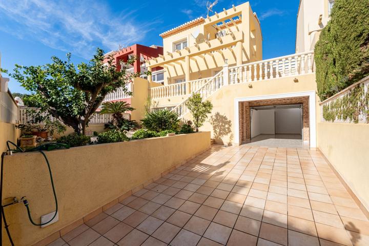 Villa En venta en Calp photo 0