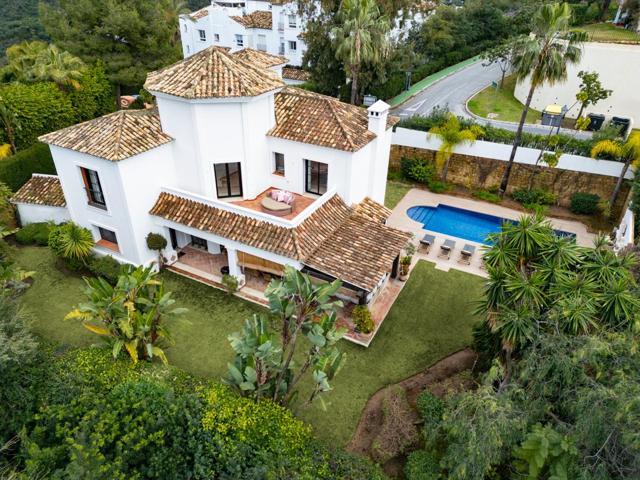 Encantadora Villa Mediterránea con Ubicación Privilegiada en La Quinta photo 0