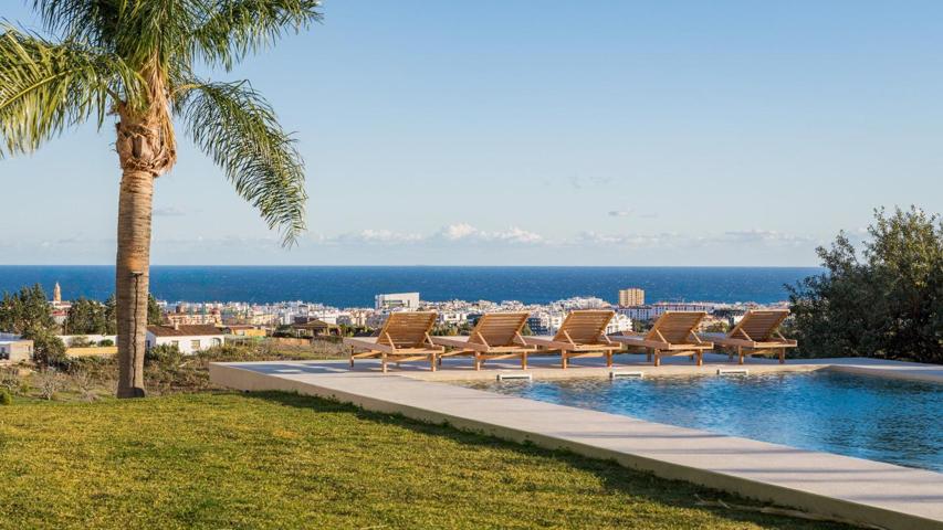 Finca reformada con vistas panorámicas en Estepona photo 0