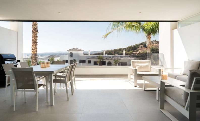 Apartamento de 2 dormitorios en Mirador de Estepona Hills photo 0