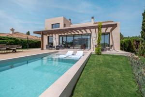 Elegante villa de 4 dormitorios en venta en Paraiso Alto, Benahavís photo 0