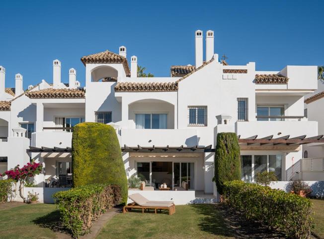 Exquisito adosado reformado en el corazón de Nueva Andalucía photo 0