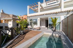 Apartamento renovado de 3 dormitorios con piscina privada y vistas al mar y la montaña en Nueva Andalucía photo 0