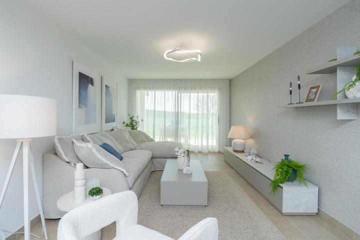 Bonitos apartamentos con vistas al golf en Estepona Golf photo 0