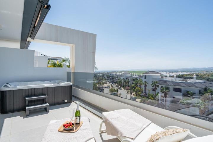 Piso en venta en Estepona de 75 m2 photo 0