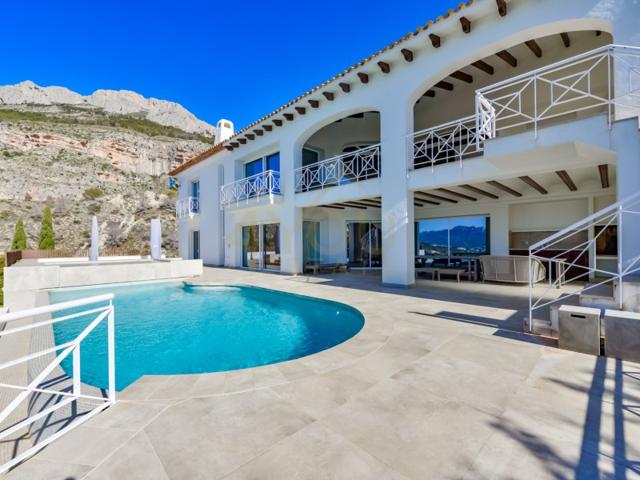 Villa En venta en Altea photo 0