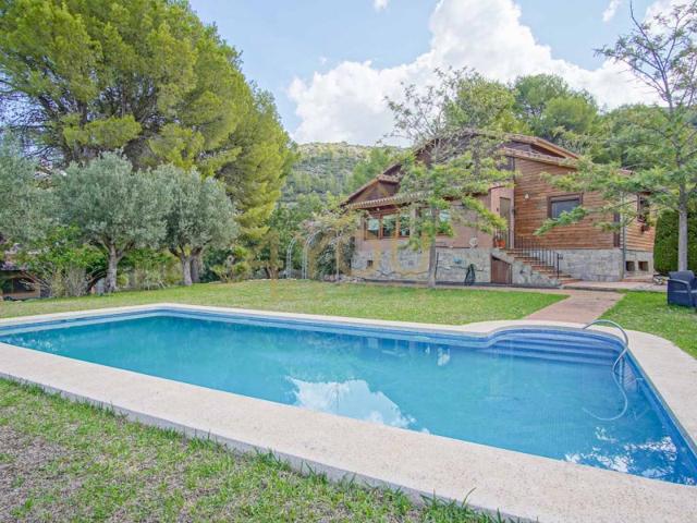 Villa En venta en Orba photo 0
